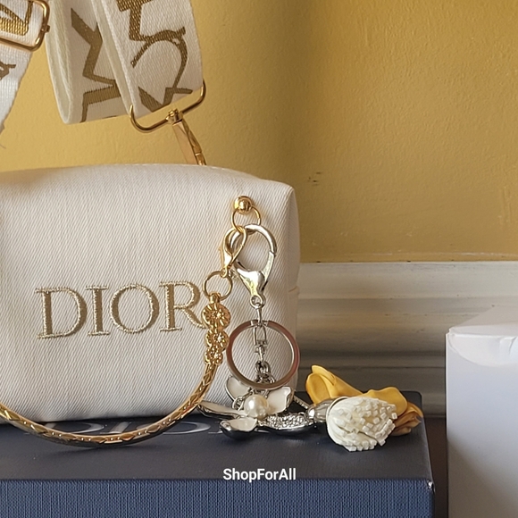 - ❤️Host pick 💥💥Dior New💥💥 - Picture 12 of 16